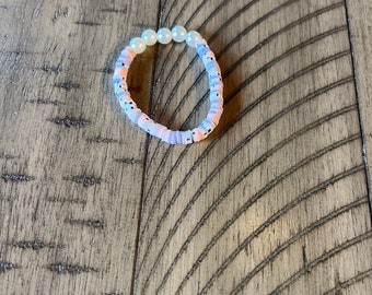 Cute beaded bracelet with pearls