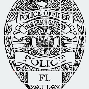 Può includere: Distintivo da ufficiale di polizia in bianco e nero con la scritta "POLICE OFFICER PALM BEACH GARDENS" e "STATE OF FLORIDA". Il distintivo presenta un'aquila in alto e l'abbreviazione "FL" in basso.