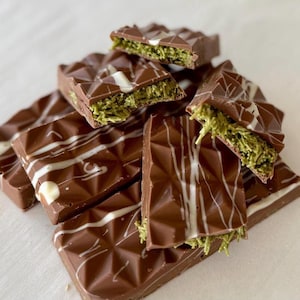 2 Dubai Chocolate Gold Bars - Pistachio Kunafa Filling