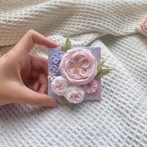 Realistic Clay Flower Refrigerator Magnet – Handmade Floral Home Decoration, Gift for Garden & Nature Lovers