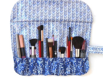 Wipe Clean Blue Fabric Makeup Brush Storage With 7 Pockets, Travel Cosmetic Brush Carrier, Holder For Brushes
