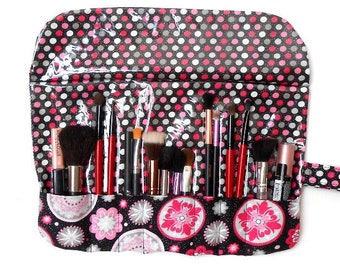 Easy Clean 7 Pocket Makeup Brush Holder, Wipe Clean Vinyl Overlay, Pink and Black  Travel Cosmetic Brush Carrier