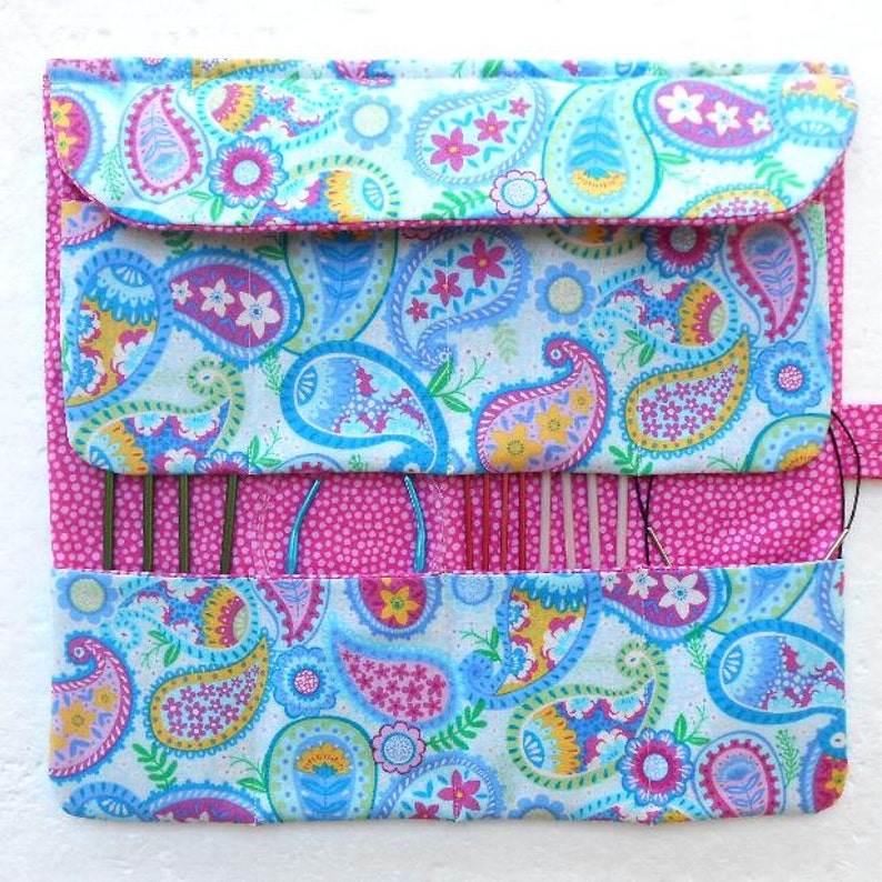 Paisley Circular Knitting Needle Case Artist or Makeup Brush Holder 8 Pockets