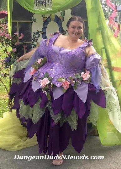 Adult Plus Size Women's Renaissance Queen Costume