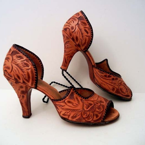 Amazing Vintage 50's Hand Tooled Leather Mexican High Heel Shoes