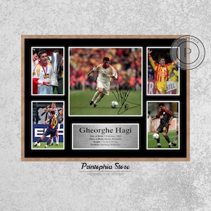 Puede incluir: Un collage de fotos en blanco y negro de Gheorghe Hagi, un futbolista profesional rumano. El collage incluye cuatro fotos de Hagi jugando al fútbol, junto con su firma e información biográfica. El texto dice "Gheorghe Hagi", "Fecha de nacimiento: 5 de febrero de 1965", "Lugar de nacimiento: Sacele, Rumania", "Altura: 174 cm (5 pies 9 pulgadas)" y "Posición: Mediocampista ofensivo".