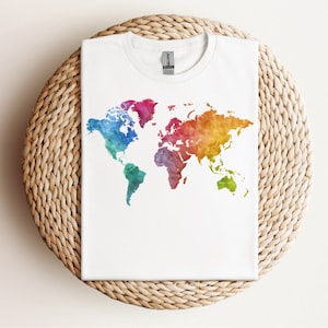 Unisex Fernweh Grafik Tshirt, Softes bedrucktes Damen T Shirt, Gemütliches Weltkarte Vektoren Tee,  Herren Reise Backpacker Abenteuer Top