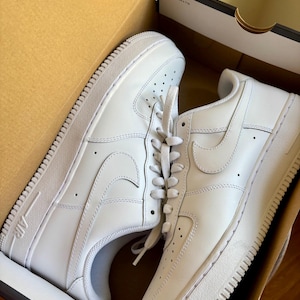 Nike Air Force 1 07 LV8 White Mens Sz 10
