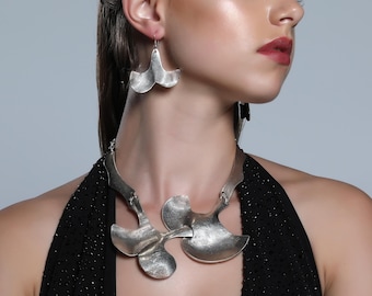 BRUTALIST Flower Jewelry Set, Antique Silver Statement Chunky Bib Necklace, Modern Pendant, Hippy jewelry, gift for her