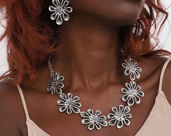 Handcrafted Antique Silver Flower Jewelry Set: Necklace and Earrings
