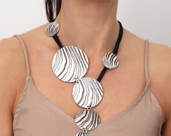 Vintage Silver Plated Circle Statement Necklace: Hammered Bohemian Design