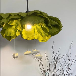 Lampadario a forma di foglia di carta e mobile a forma di nuvola in feltro: illuminazione da sogno per la cameretta dei bambini, per case ecologiche