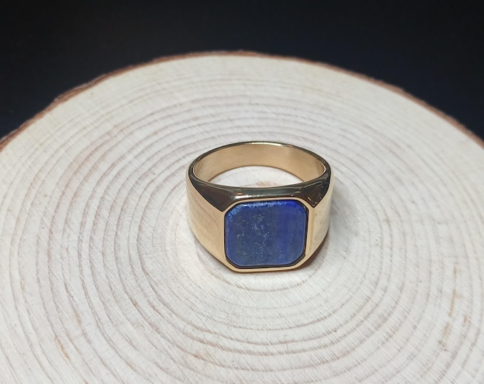 Lapis lazuli gemstone men ring.