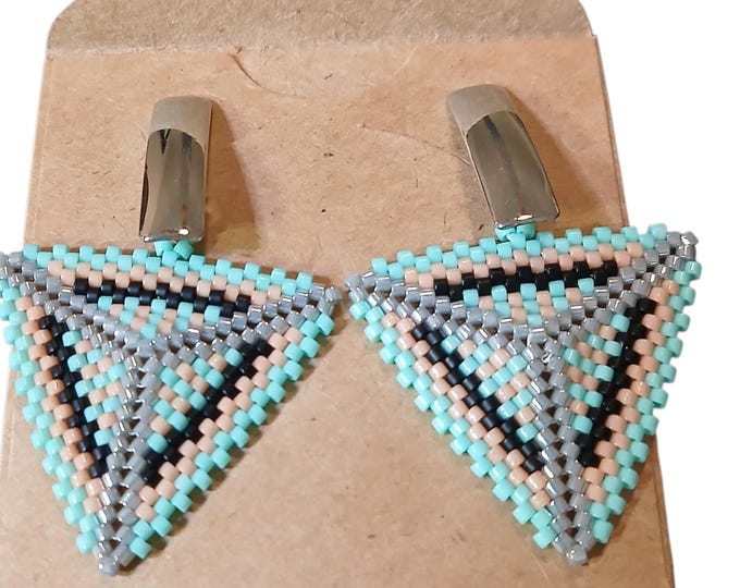 Miyuki pyramid tricolor earrings with silver 925 plated post.