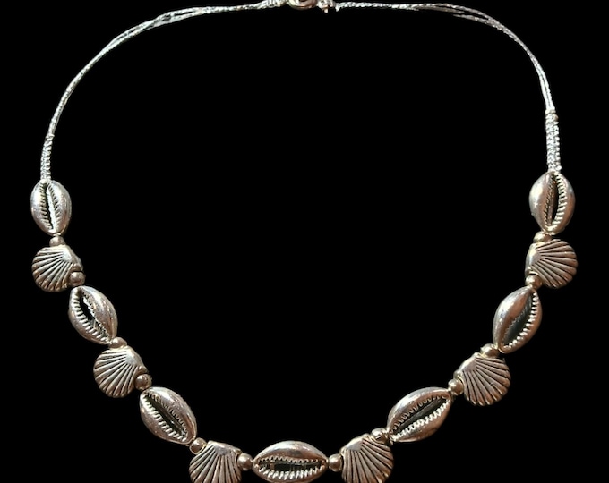 Cowrie shell stainless steel choker