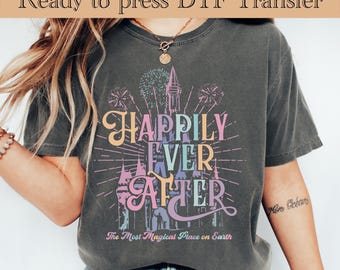 Lyckligtvis i alla sina dagar, färdig att tryckas, Disney Castle DTF, Disney-familjeresa 2026 DTF, Disneyland Heat Transfers, WDW Disneyland-familjeresa