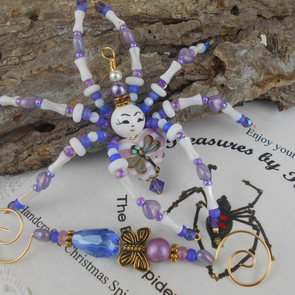 Adorno navideño de araña con cuentas, leyenda alemana del oropel, regalo para un árbol de cuento de hadas soñoliento, decoración de libélula de lampwork, corazón de libélula, regalo
