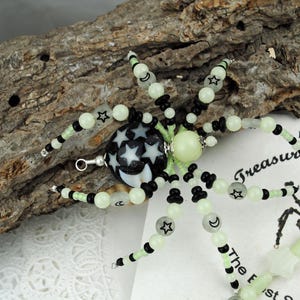 Moon and Stars Handmade Glow in the Dark Bead Spider, Christmas Tree Ornament, Desk Pet Lamp Decoration, Housewarming Friendship Gift,