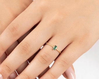 14k Solid Gold Emerald Solitaire Ring, Baguette Emerald Stackable Ring, Birthstone Ring, Minimalist Ring, Gift for Her, Valentine's Day Gift