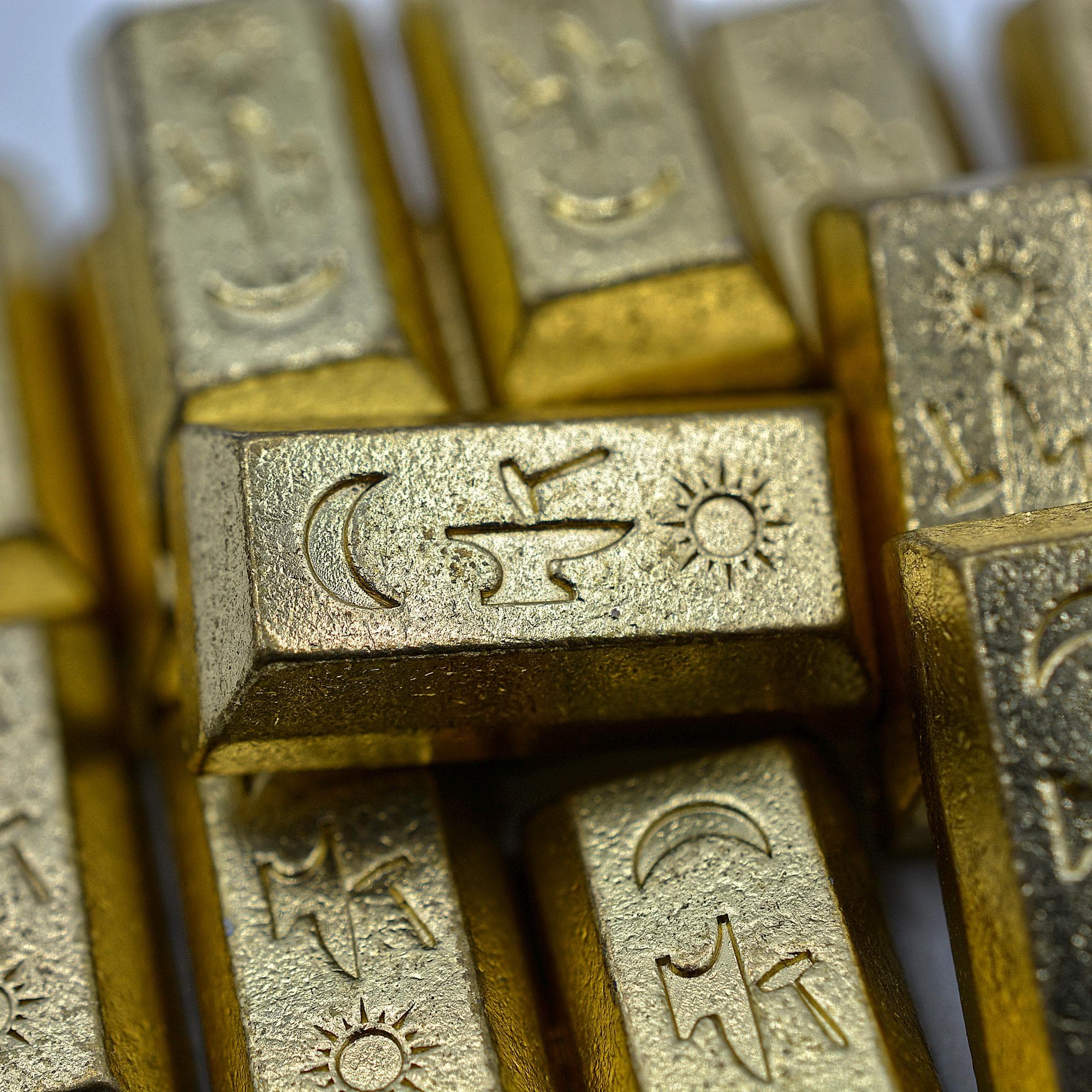 ゴールドインゴット20個、ダンジョンズ＆ドラゴンズ用メタルゲームコイン、TTRPGアクセサリー、ダンジョンズ＆ドラゴンズ＆テーブルトップRPGゲーム、ボードゲームトークンアップグレード  - Etsy 日本