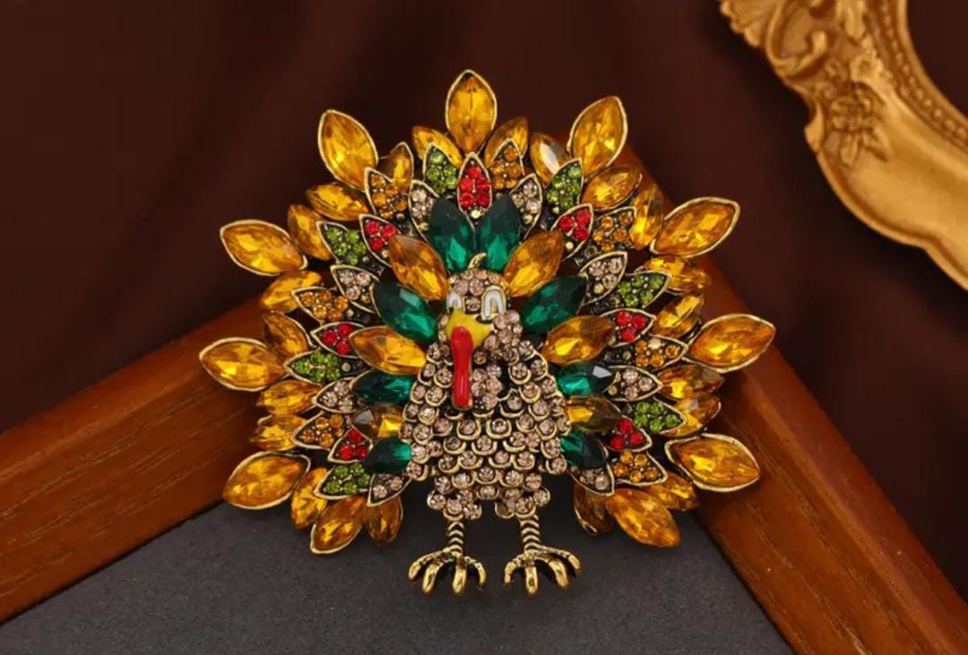 slim fit dress slacks Ava Brooch - Gold: Elegant Gold Brooch