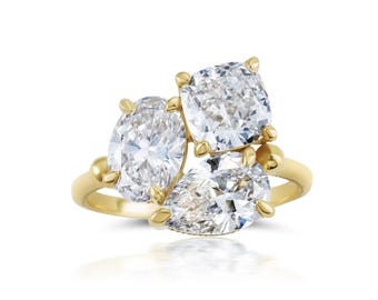 Multi Cut Moissanit Diamant Ring, drei Stein Verlobungsring, Trio Hochzeit Brautring, Gelbgold Fancy Ring, Valentine Vorschlag Ring