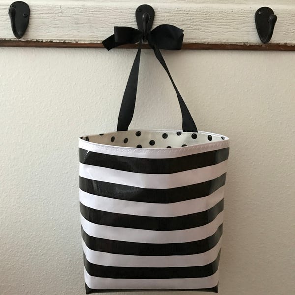 Beth's  Stripes Oilcloth Car Trash Bag Hanging Receptacle With a Ribbon Tie