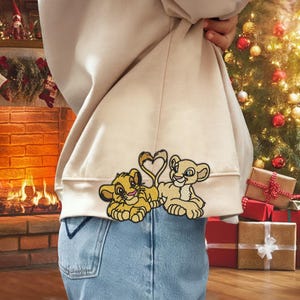 Happy Valentines Day Stickerei, Cartoon Valentine Side Bow Sweatshirt Design, Stickerei Magisches Herz Valentines, Liebhaber Stickdatei
