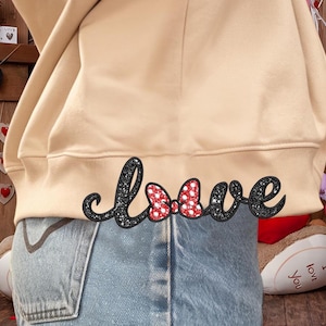 Valentinstag Side Bow Applikation Stickerei Digitale Datei, Trendy Valentinstag Design, Paar Valentinstag Sweatshirt Design, Liebe, XOXO, Amor