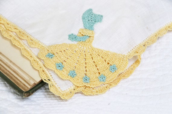 Vintage Yellow Tatted Handkerchief, Yellow Tatted… - image 3