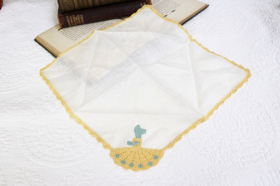 Vintage Yellow Tatted Handkerchief, Yellow Tatted… - image 4