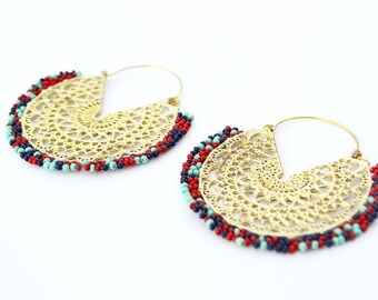 Boucles d’oreilles de cerceau d’or, bijoux de Boho, cerceaux de Filigrane, BOUCLES D’OREILLES de BOHO, boucles d’oreilles tribales en laiton, minimaliste ethnique, boucles d’oreilles, homme brûlant de bijoux