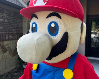 Costume personalizzato per mascotte di Mario per adulto (indossato delicatamente)