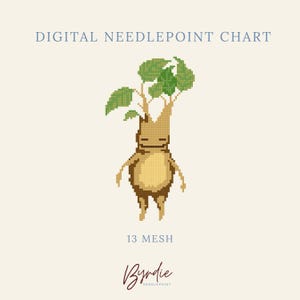 Op de afbeelding: Een digitaal naaldpuntpatroon met een gepixelde, mandragora-achtige figuur met een beige lichaam en groene bladeren op het hoofd. De tekst luidt DIGITAL NEEDLEPOINT CHART, 13 MESH en de merknaam Byrdie Needlepoint staat onderaan.