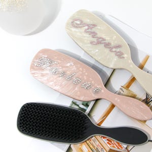 Personalized Hair brush,Bridesmaid Gifts Personalized,Wedding Bridesmaid Accessories,Wedding Party Hair Accessories,Luxury Bridesmaid Gift