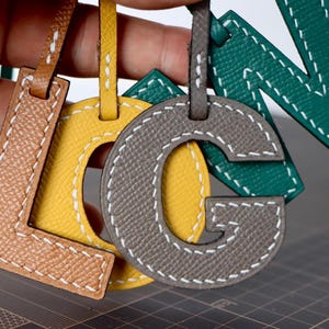 Dije para bolso de mano, Dije para bolso de cuero con alfabeto, Decoración para bolso de cuero, Regalo de llavero, Regalo hecho a mano, Regalo de San Valentín, Dije para bolso único