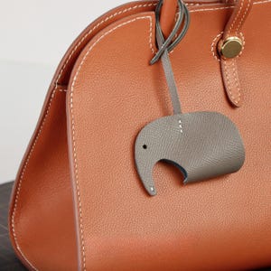 Handgefertigt Elefant Leder Taschenanhänger, Handtasche und Geldbörse Charm, Einzigartiges Geschenk, Geburtstagsgeschenk, Schlüsselanhänger, Handgefertigter Charm, echtes Leder
