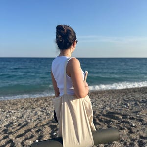 Eco-Friendly Linen Cotton Yoga Mat Bag – Stylish, Durable, and Comfortable for Easy Carrying and Storage