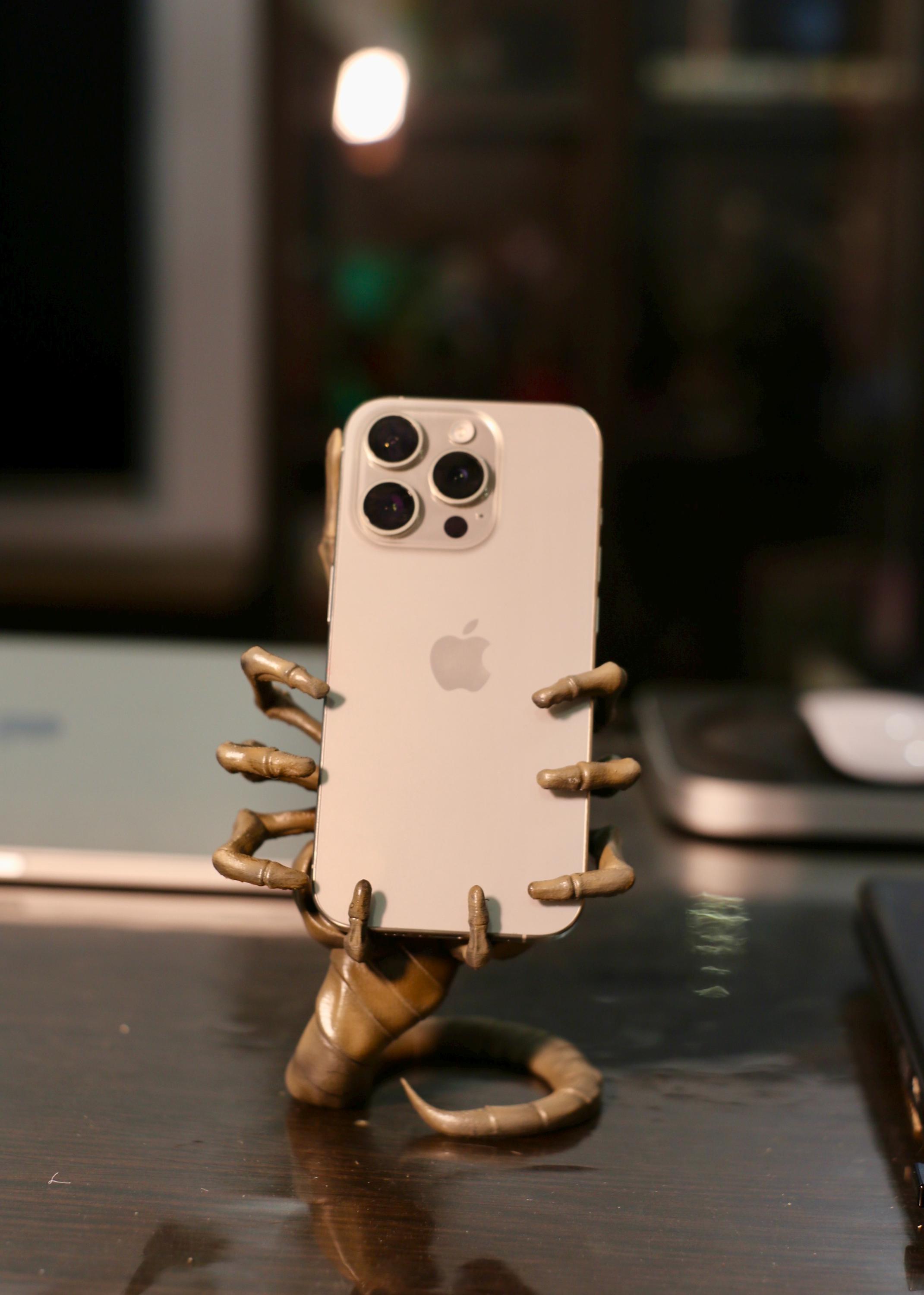 Alien Facehugger | Phone Stand | 3D Printed Figure - Etsy