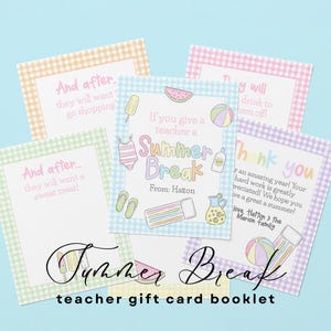 Op de afbeelding: Een cadeaubonnenboekje voor leraren met een zomerthema. De kaarten hebben pastelkleurige gingham-randen en zomerse illustraties zoals een badpak, watermeloen en strandbal. De tekst bevat "Summer Break" en "Thank you."