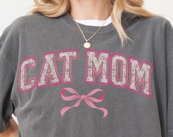Cat Mom Coquette T-shirt Pink Bows Trend Soft Girl Era Tee Gift for Her Shirt Cat Lover Shirt Comfort Colors