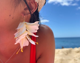 Lange künstliche Ginger Blumenohrringe mit hypoallergenen Haken. Blumen Statement Ohrringe, Mode Ohrringe. Hawaii hergestellt.