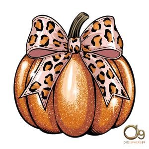 Può includere: Illustrazione digitale di una zucca con superficie arancione glitterata e gambo marrone. Un fiocco rosa con stampa leopardata è legato attorno al gambo. L'immagine ha un effetto scintillante, suggerendo un tema festivo o decorativo.