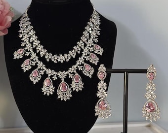 Conjunto de collar nupcial con circonitas rosas: joyería nupcial india