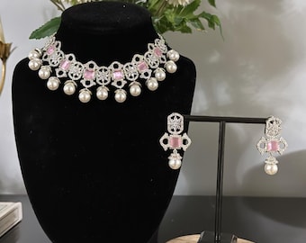 Conjunto de joyería nupcial con perla rosa ruborizada: collar y pendientes de boda
