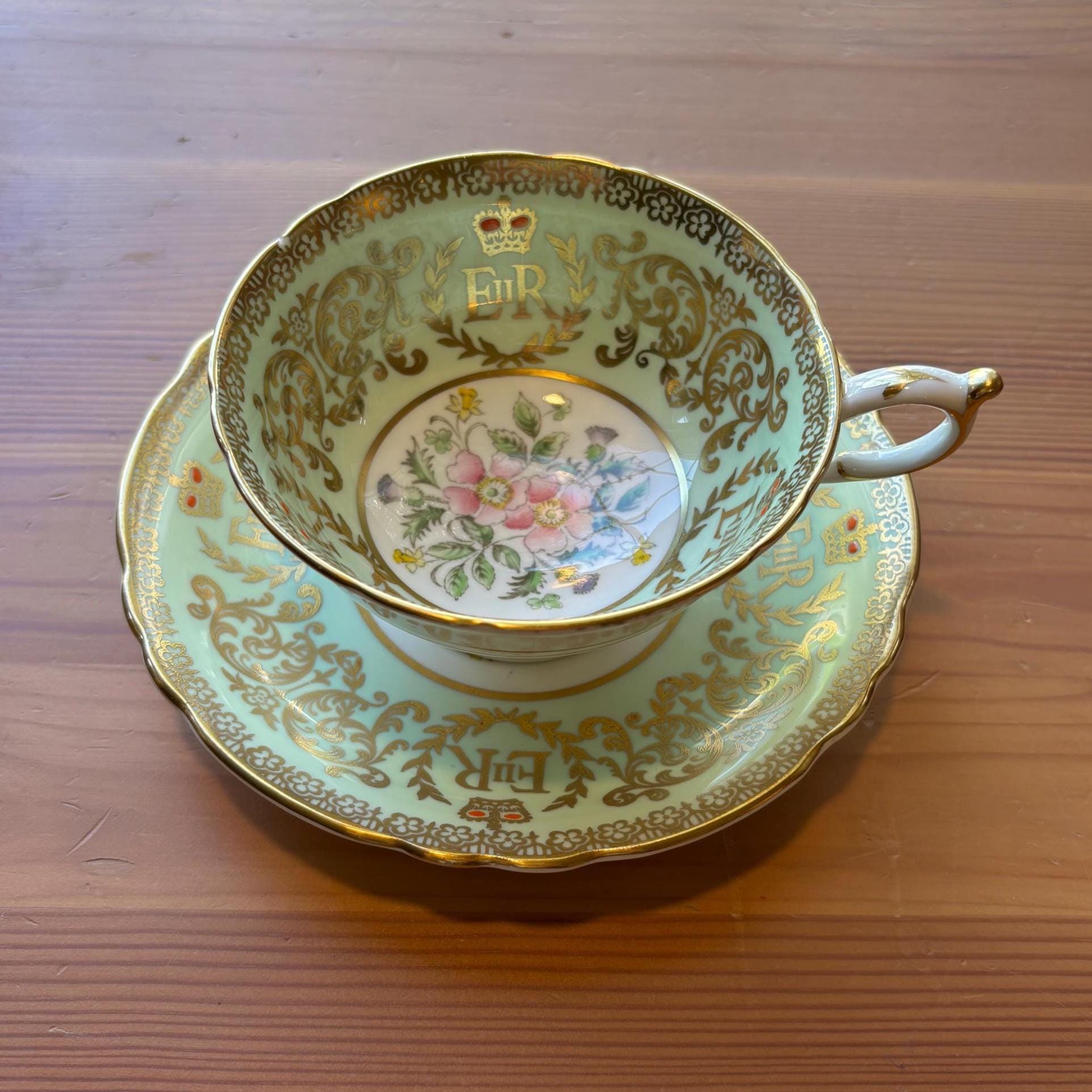Paragon Majesty the Queen - Etsy