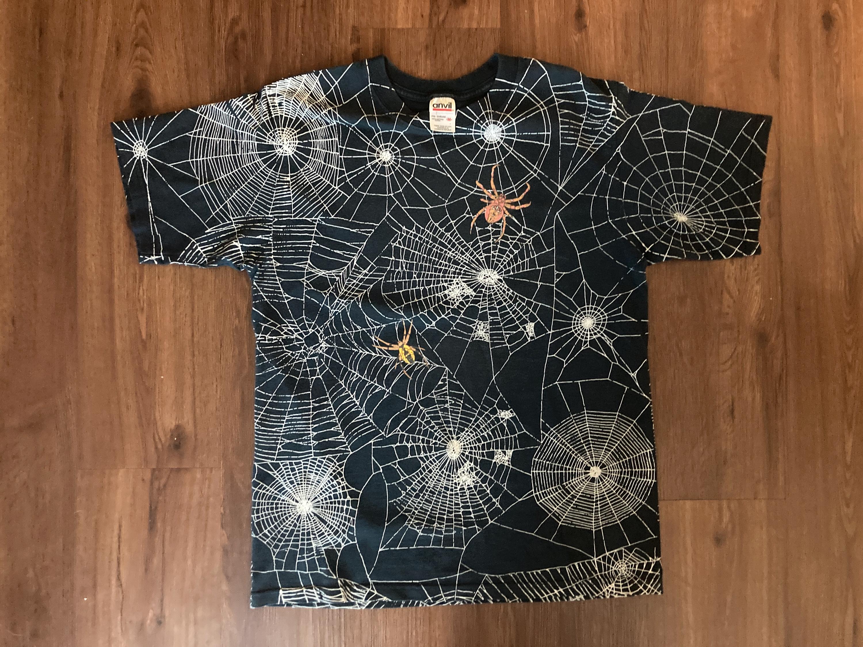 Vintage 1990s Spiderweb T-shirt - Y2k 90s Black Goth Halloween 