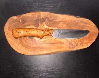 Polowanie, biwakowanie, piesze wędrówki, nóż, noże, narzędzia, cięcie