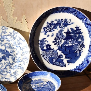 5 vintage blue & white transferware plates, ready made gallery wall – Burleigh, Spode, Willow Pattern