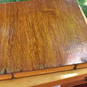 boîte en bois mince vintage